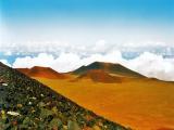 HAWAII, MAUNA KEA, 4205 m.n.m. HAWAII, MAUNA KEA, 4205 m.n.m.