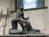 Скульптуры во дворе Поганкиных палат Скульптуры во дворе Поганкиных палат