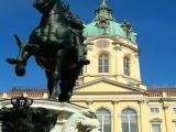Reiterstatue vor dem Schloss Charlottenburg Reiterstatue vor dem Schloss Charlottenburg