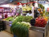 Colors al Mercat Central de València 2. Els productes de l'horta sabiament mostrats a la venda. Colors al Mercat Central de València 2. Els productes de l'horta sabiament mostrats a la venda.
