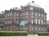 Palácio Real de Christiansborg em junho de 2009. Palácio Real de Christiansborg em junho de 2009.