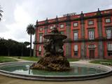 Fontana del Belvedere e Palazzo reale di Capodimonte Fontana del Belvedere e Palazzo reale di Capodimonte
