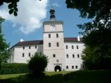 Schloß Breznice, Eingangstor