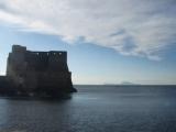 castel dell'ovo e paesaggio di Capri