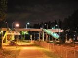 (9/2011) Kävelysilta radan yli yöllä (9/2011) Kävelysilta radan yli yöllä