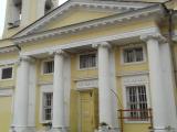 Колонны и тосканский портик ротонды-входа в храм Преображения Господня... Колонны и тосканский портик ротонды-входа в храм Преображения Господня...