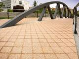 Pavimento granítico rosa 20x20 - Avenida Reyes Católicos (Burgos)