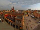 POL Krakow Rynek Glowny (Sukiennice w Krakowie - Kosciol Mariacki) from Wieza Ratuszowa Panorama by KWOT POL Krakow Rynek Glowny (Sukiennice w Krakowie - Kosciol Mariacki) from Wieza Ratuszowa Panorama by KWOT