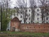 Стена Крестовоздвиженского монастыря Стена Крестовоздвиженского монастыря