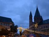 Zur blauen Stunde auf dem Weihnachtsmarkt Zur blauen Stunde auf dem Weihnachtsmarkt