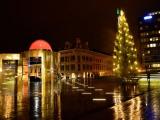 Drammen: La piazza adiacente la stazione ferroviaria Drammen: La piazza adiacente la stazione ferroviaria