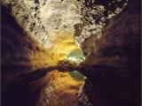 Reflexes a la Cueva de los Verdes Reflexes a la Cueva de los Verdes