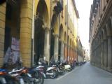 Bologna - estacionamento de motoretas Bologna - estacionamento de motoretas
