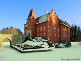 Winter in the Czech Republic. Castle Červená Lhota. Winter Kingdom, in the middle of the lake........ Winter in the Czech Republic. Castle Červená Lhota. Winter Kingdom, in the middle of the lake........