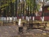 г.Клин. Скамейки на аллее у церкви... Октябрь 2011г.