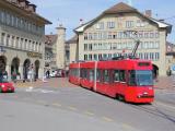 Eine Strassenbahn verlässt die Haltestelle "Zytglogge" in Bern/A Tramway Leaving The Stop "Zytglogge" In The Center Of Bern Eine Strassenbahn verlässt die Haltestelle "Zytglogge" in Bern/A Tramway Leaving The Stop "Zytglogge" In The Center Of Bern