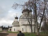 Александро-Невский собор Троицкого монастыря (патриаршье подворье). 21 октября 2011.(Фото Сергея Жаркова) Александро-Невский собор Троицкого монастыря (патриаршье подворье). 21 октября 2011.(Фото Сергея Жаркова)