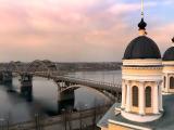 Вид на Волгу и мост с колокольни собора. Вид на Волгу и мост с колокольни собора.