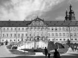 Klasztor, Monastery