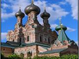 Храм Троицы Живоначальной в Останкине. 1 -я Останкинская улица.