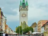 Straubing, Stadtturm vom Theresienplatz aus gesehen Straubing, Stadtturm vom Theresienplatz aus gesehen