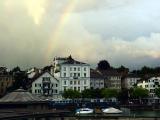 Suiza - Zurich - Arco iris detrás del comercio de artículos lumínicos - ecm Suiza - Zurich - Arco iris detrás del comercio de artículos lumínicos - ecm