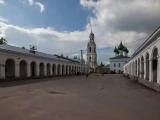 Торговые ряды и Троицкий собор в Пошехонье. Торговые ряды и Троицкий собор в Пошехонье.