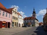 Pohled na radnici z Hošťálkova náměstí, Žatec Pohled na radnici z Hošťálkova náměstí, Žatec