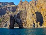 Золотые ворота. Gold Gate rock. Золотые ворота. Gold Gate rock.