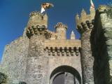 Banderas en el castillo de Ponferrada Banderas en el castillo de Ponferrada