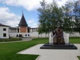 Старица. Свято-Успенский Монастырь. Патриарх Иов