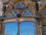Barcelona, Sagrada Familia - reflejos en las ventanas 