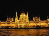Budapest (Hungría). Vista nocturna del Parlamento Húngaro Budapest (Hungría). Vista nocturna del Parlamento Húngaro