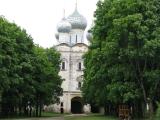 Борисоглебский монастырь — мужской православный монастырь на дороге из Ростова в Углич (в посёлке Борисоглебский) Борисоглебский монастырь — мужской православный монастырь на дороге из Ростова в Углич (в посёлке Борисоглебский)