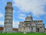 Pisa (PI): la Torre Pendente e il retro del Duomo. (19-09-2010)