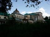 Западный флигель и Главный дом усадьбы Михайловское Западный флигель и Главный дом усадьбы Михайловское