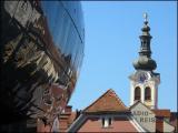 Graz, Kunsthaus mit Kirchturm Graz, Kunsthaus mit Kirchturm