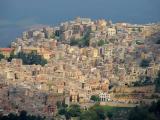 Calascibetta, vista da Enna, Sicilia 