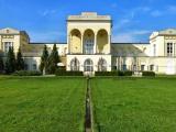 Hlohovec, Grenzschlösschen Hraniční zámeček mit Grenzbach der in den Hlohovecer Teich mündet