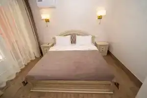 Семейный номер люкс, Джубга
