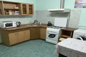 Этаж с видом на море, горы, Партенит