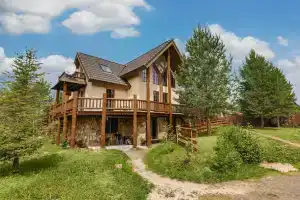 Дом с тёплым бассейном и камином Рощино Солнечный, Рощино