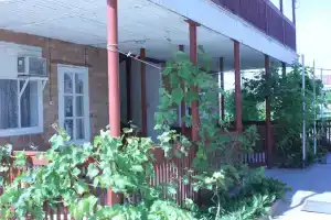 Номер у моря, Должанская