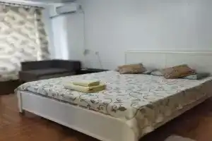 Квартира на первой береговой линии, Тхубун