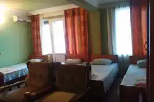 Семейный номер люкс, Уреки
