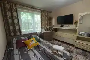 Квартира рядом с КПП, Калининец