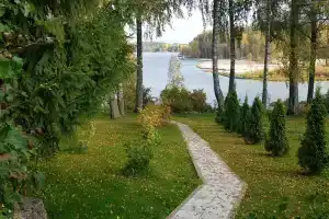 Дом у озера