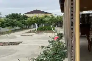 Дачный домик на берегу Каспия, Хазар
