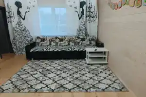 Дом с баней в тихом месте