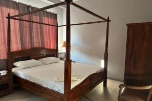 Многоместный смешанный номер двухкомнатный с 3-двуспальными king size кроватями